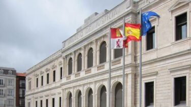Condenan a una supuesta vidente por estafar más de 140.000€ quitando "el mal de ojo"