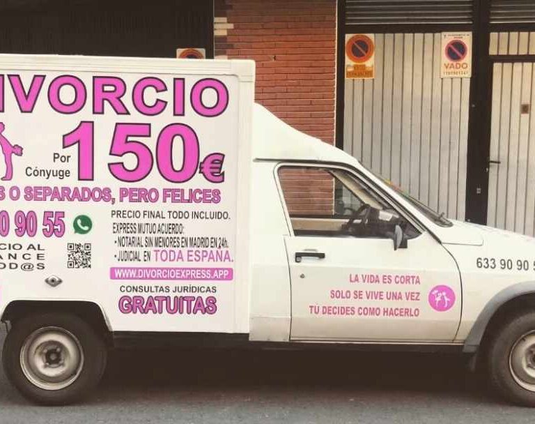 Las 'divorcionetas', los vehículos que ofrecen divorcios exprés: "Juntos o separados, pero felices"