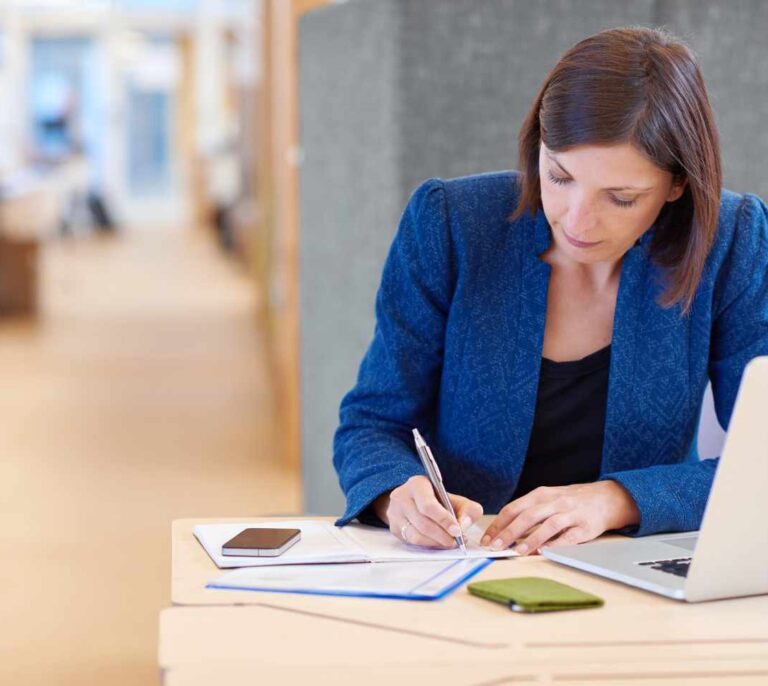 Todo lo que te va a pedir Empleo si quieres que te adelante el paro para emprender
