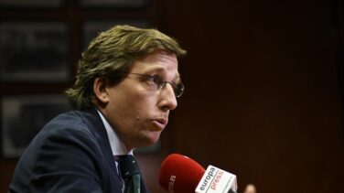 El PP pone contra las cuerdas a Ciudadanos en Madrid: o Almeida o Carmena