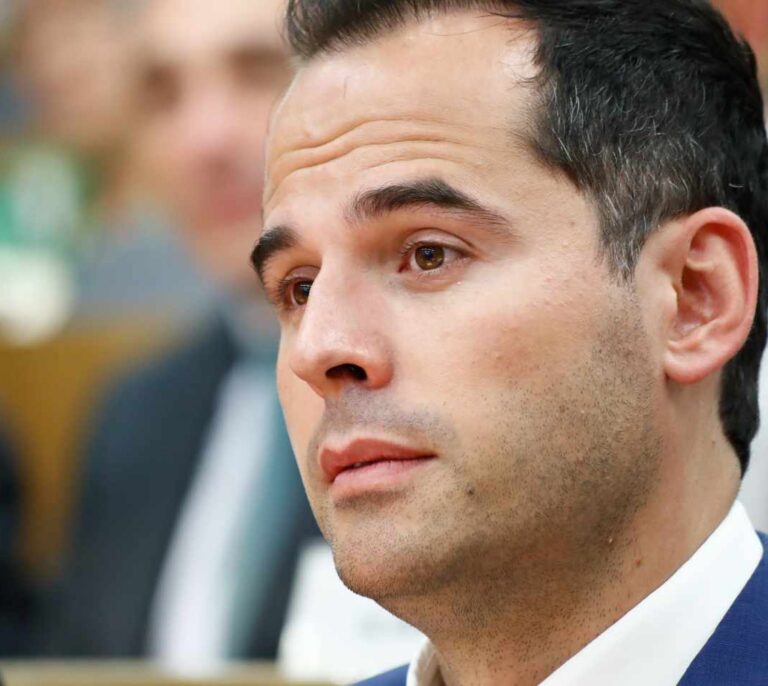 Aguado niega abrirse a la izquierda y deja en manos de Vox la repetición electoral en Madrid