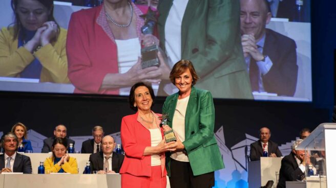 Victoria Prego recibe el Premio Aster