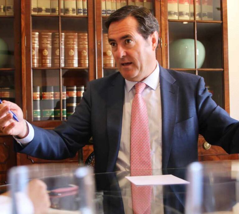 CEOE culpa del retraso en la desescalada a la “ineficacia del Gobierno” para tener material de protección