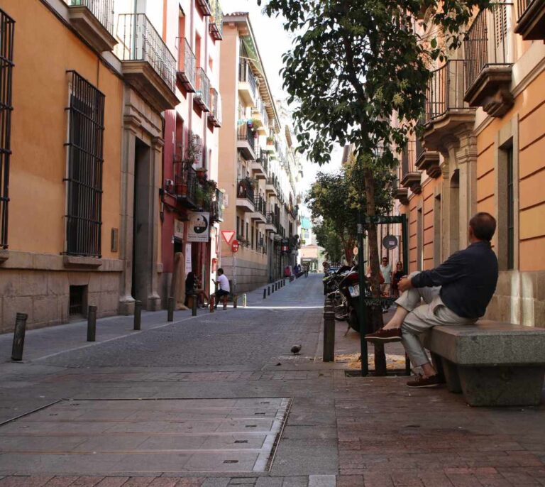 Adiós Madrid Central: los coches volverán a Huertas o Lavapiés tras 15 años prohibidos