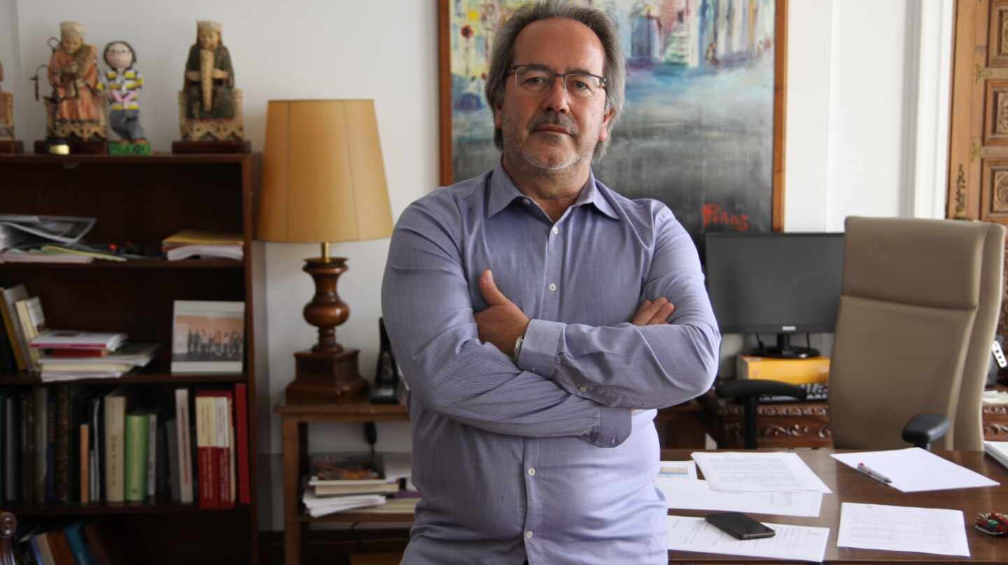 El alcalde zamorano Francisco Guarido en su despacho.
