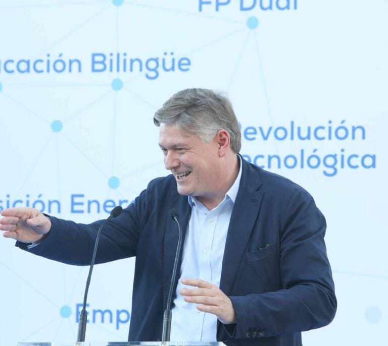 "Macron quiere que Rivera se acoja a postulados socialistas"