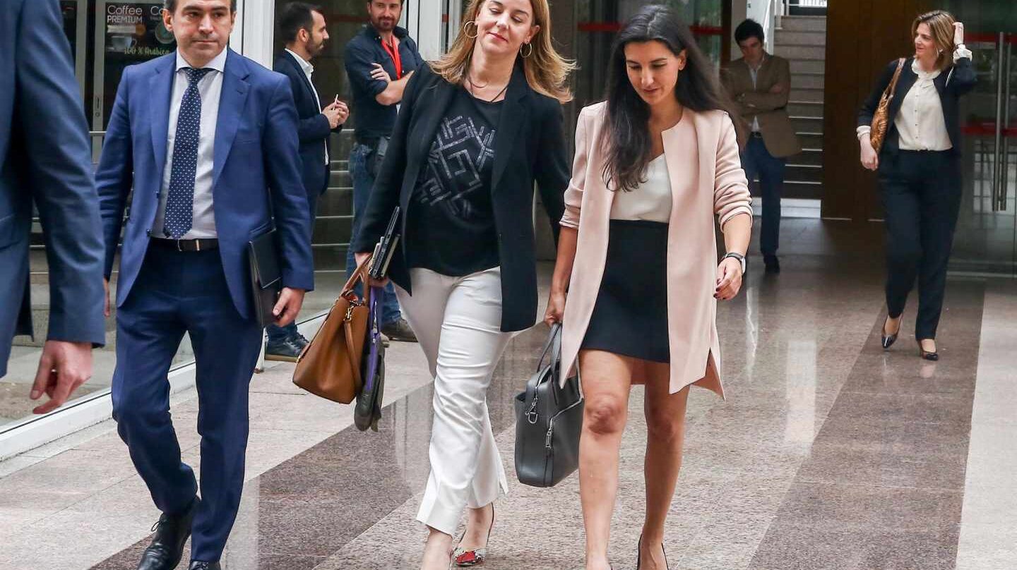 Monasterio a su llegada a la Asamblea de Madrid