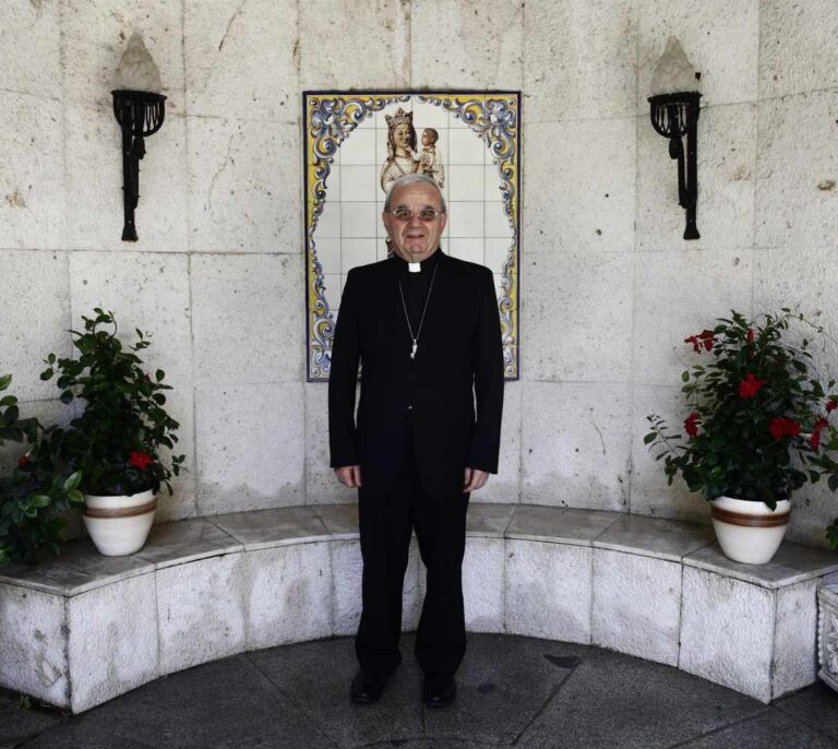 El nuncio del Papa pide que España "abra" sus pueblos vacíos a los migrantes