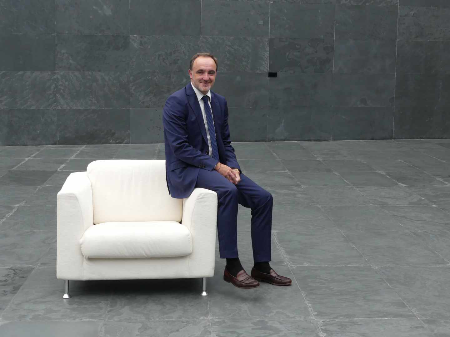 El presidente de Unión del Pueblo Navarro (UPN), Javier Esparza, en la sede del Parlamento Foral.