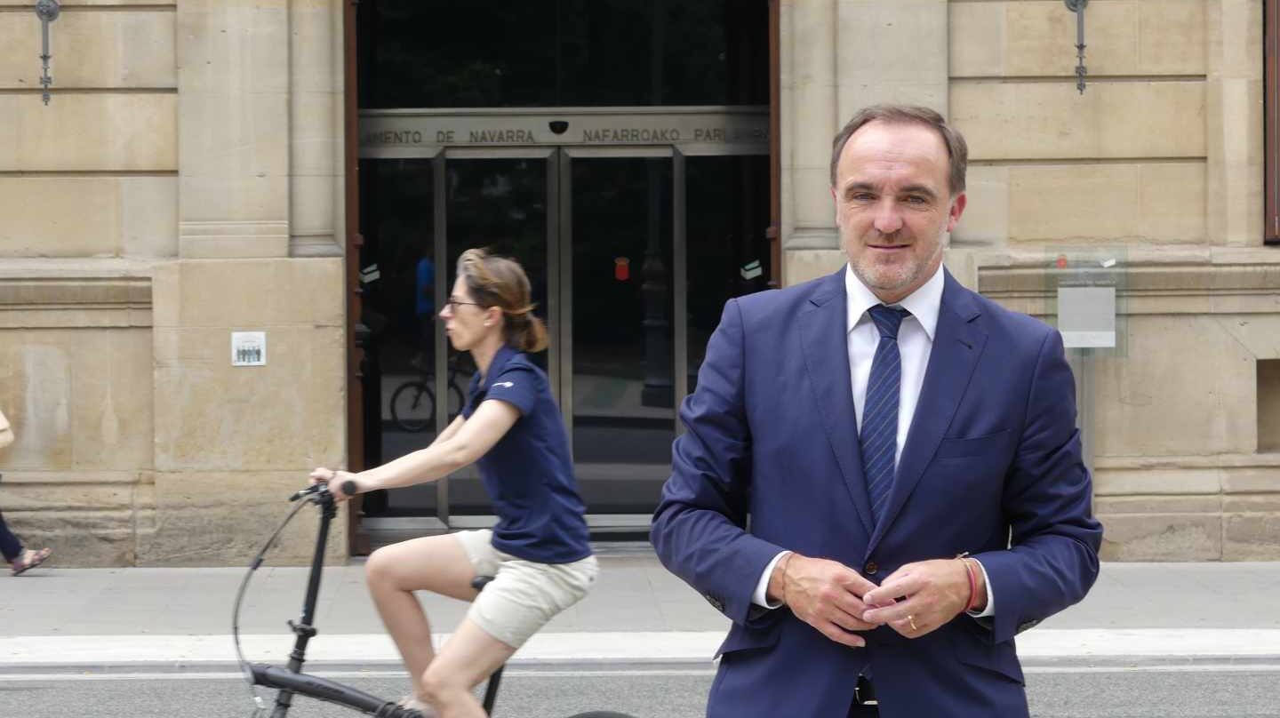 Esparza ante el Parlamento de Navarra.