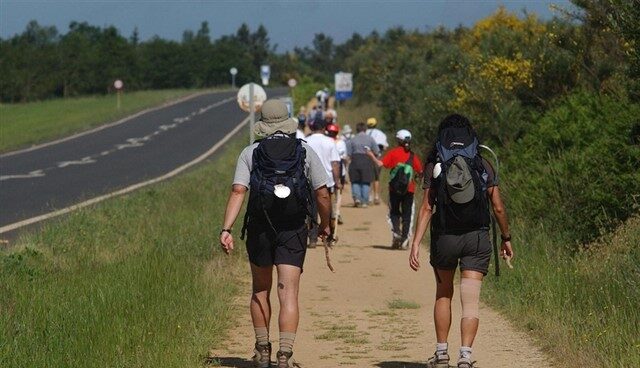 Una peregrina inicia un brote en el camino de Santiago por no haber esperado al resultado de su PCR