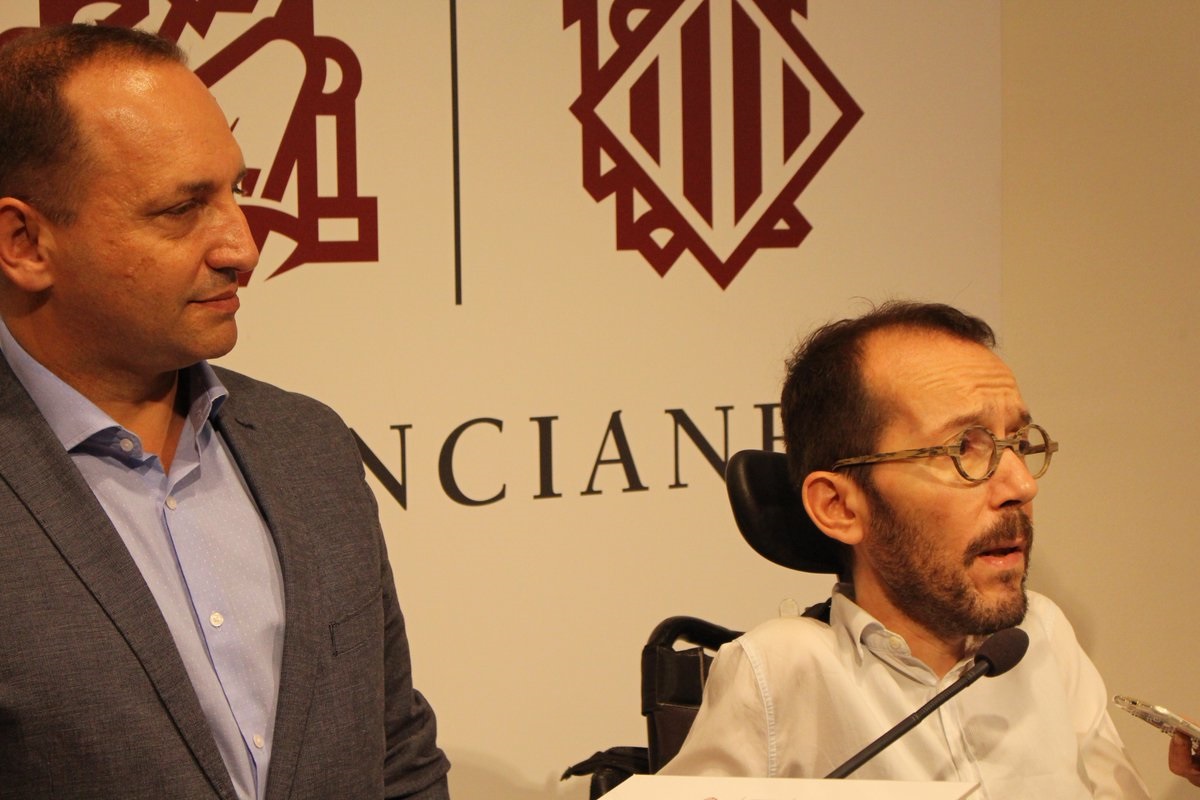 Rubén Martínez Dalmau y Pablo Echenique el pasado domingo en la sesión de investidura.