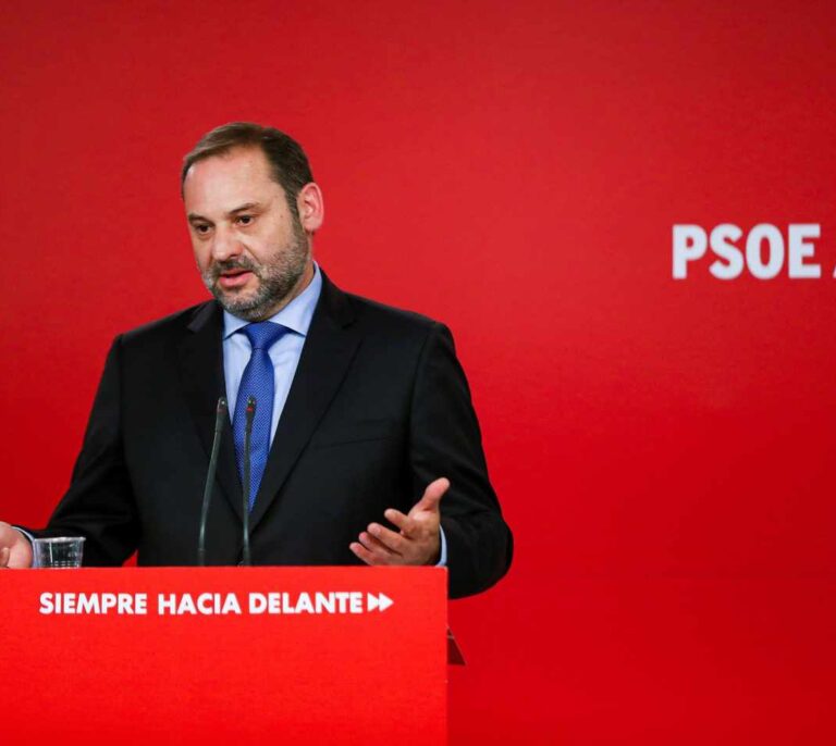 El PSOE presiona a Rivera: "¿Cuántos Tonis Roldán y Valls necesita para rectificar?"
