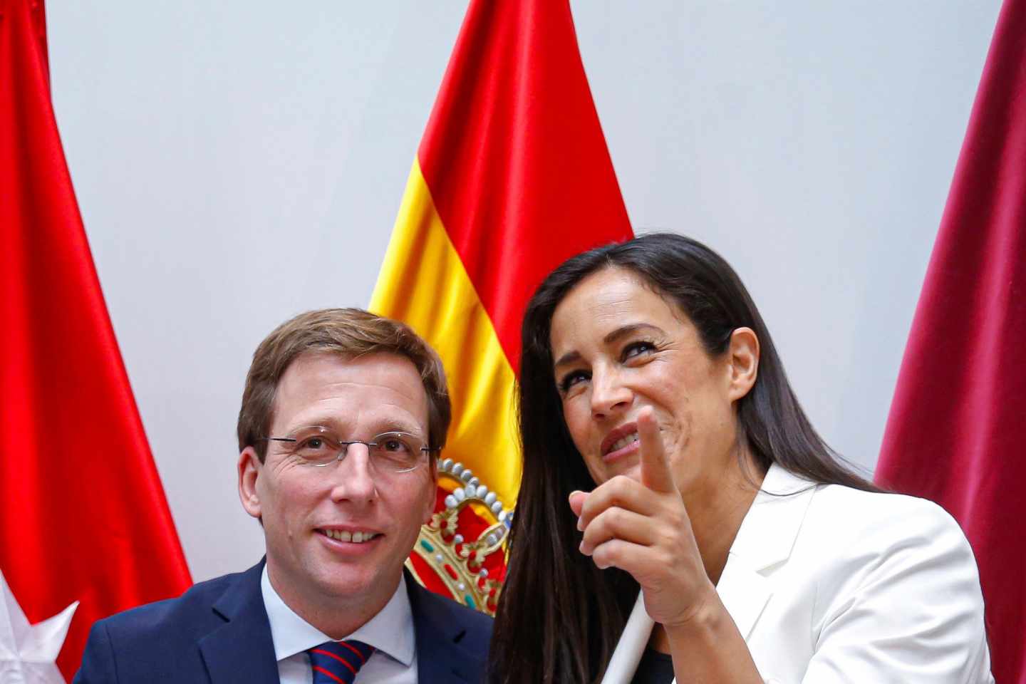 José Luis Martínez Almeida, junto a Begoña Villacís tras su proclamación como alcalde de Madrid.