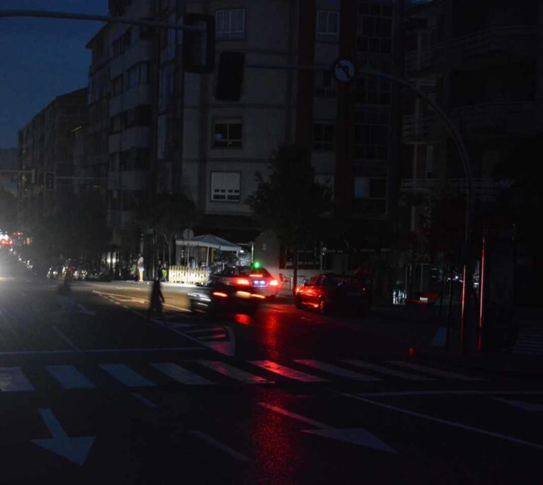 Un fallo masivo deja sin luz a toda Argentina y Uruguay