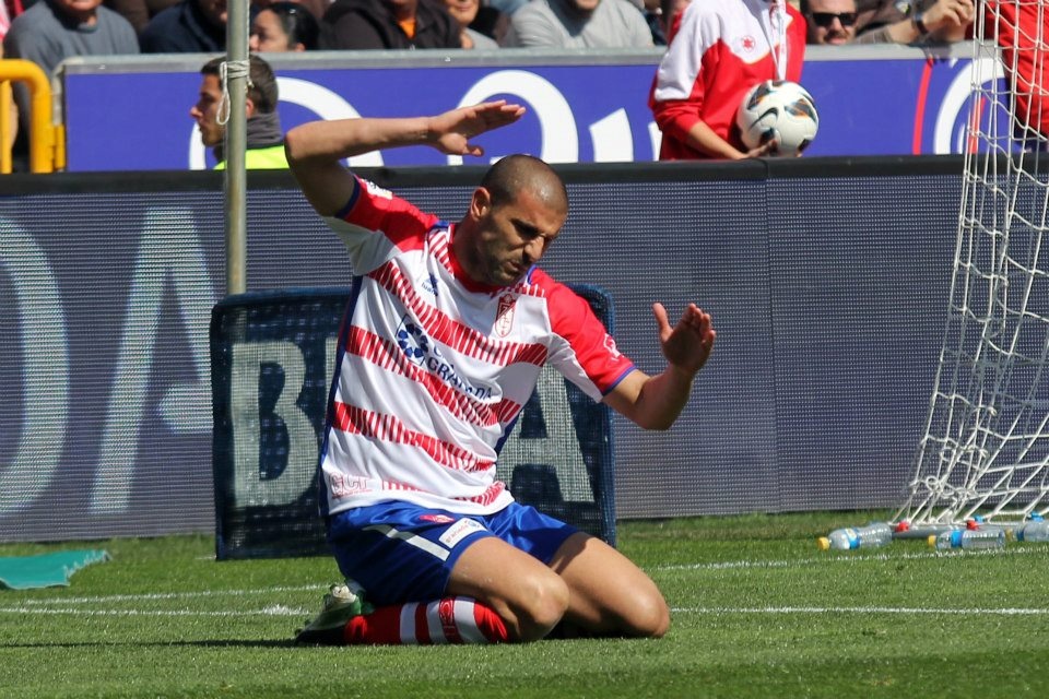 Carlos Aranda, con la camiseta del Granada.