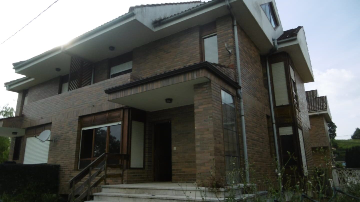Chalet adosado en Bárcena de Cícero (Cantabria).