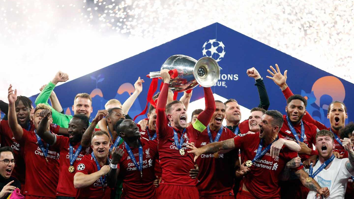 El Liverpool celebra su victoria en la final de Champions de Madrid.