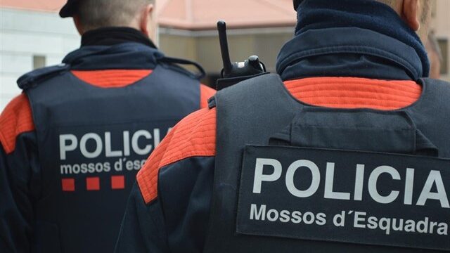 Detienen a hombre en Barcelona por matar a su madre y convivir con el cadáver