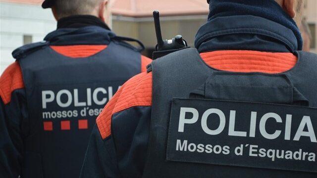 Los Mossos buscan a un bebé arrojado por su padre al río Besòs (Barcelona)