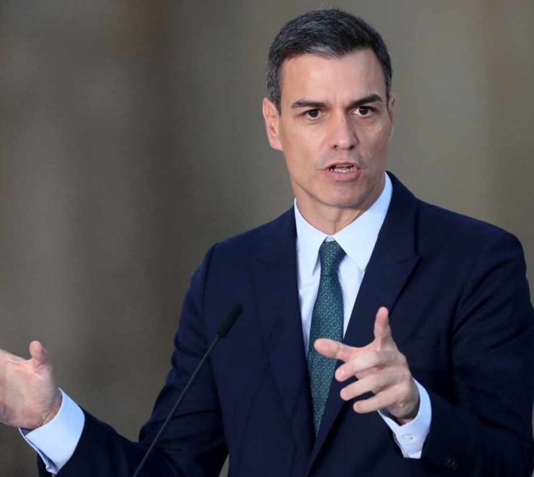 Sánchez avisa de que el 155 se puede aplicar con un Gobierno en funciones