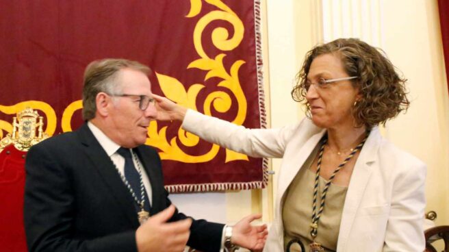 El enfado de Imbroda al ceder Melilla: llama "traidor" y "sin vergüenza" a su sucesor