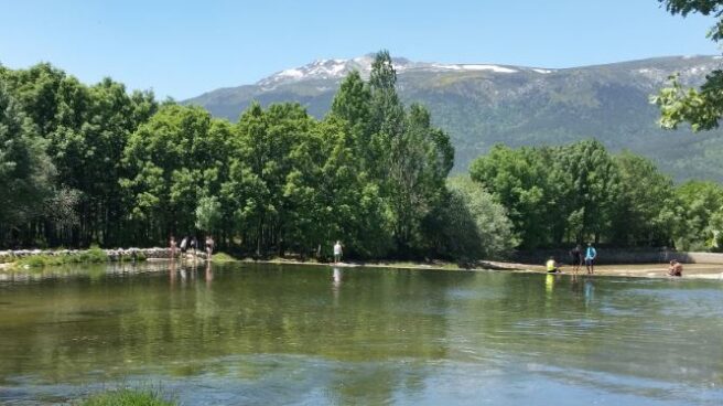 Descubre las playas y piscinas naturales para refrescarte en Madrid