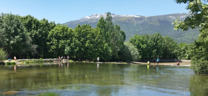 Descubre las playas y piscinas naturales para refrescarte en Madrid