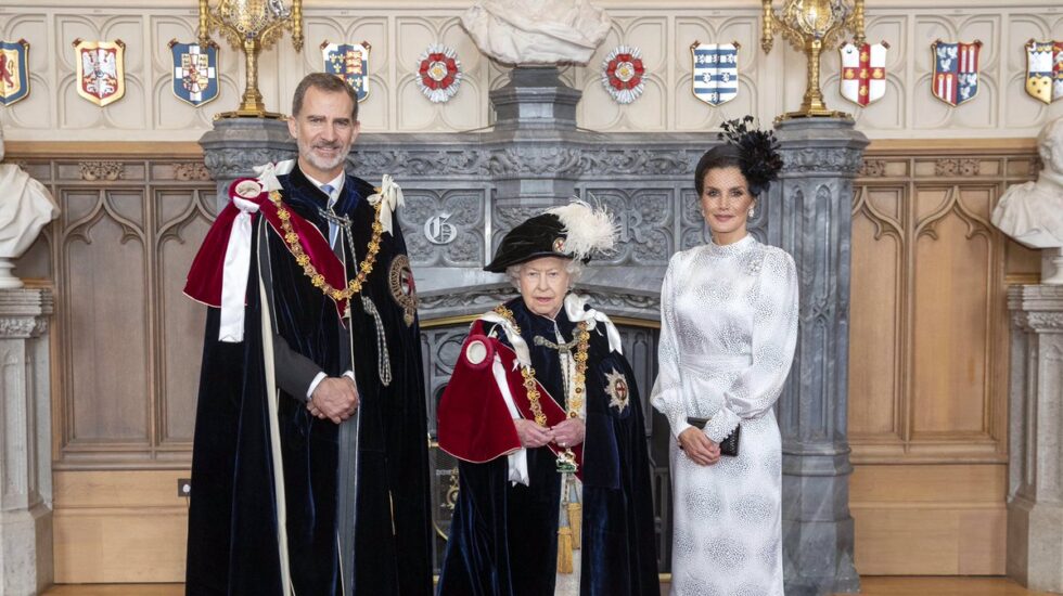 El rey Felipe, la reina de Inglaterra y la reina Letizia.