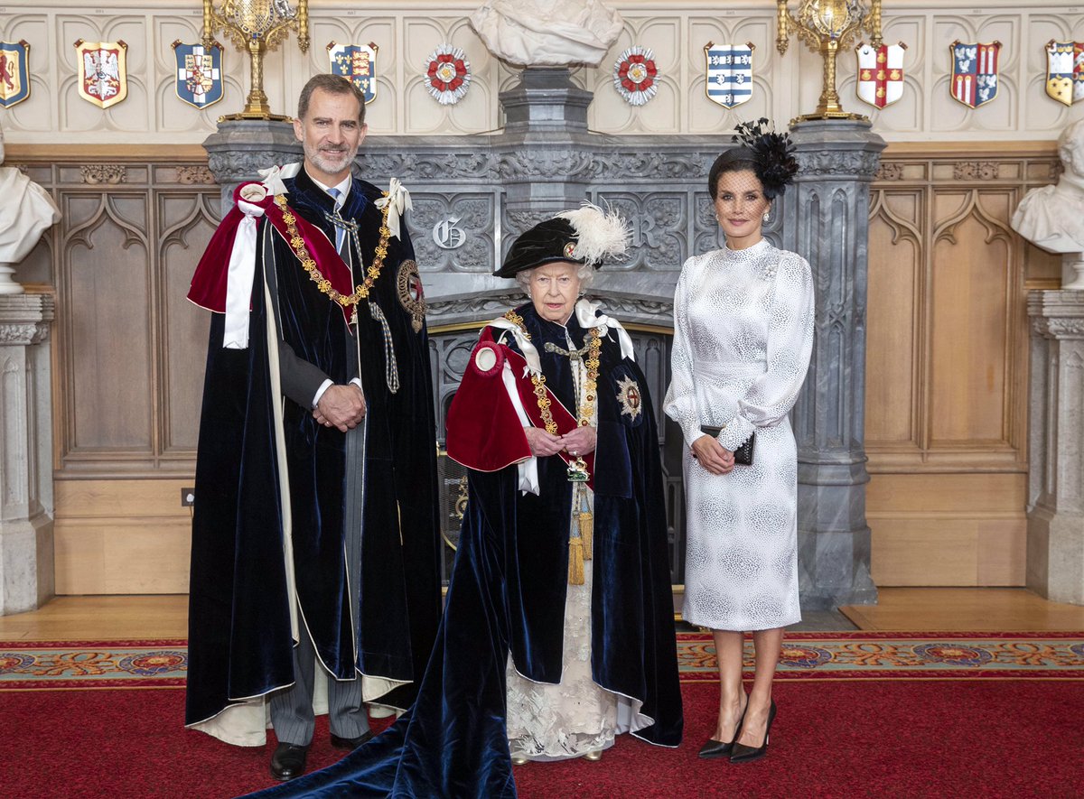 El rey Felipe, la reina de Inglaterra y la reina Letizia.
