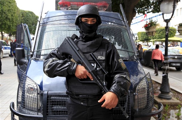 Policía en Túnez