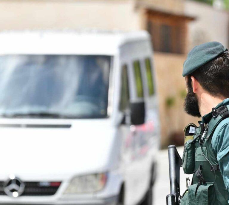 La Guardia Civil arresta a 40 inmigrantes en Ceuta tras otra pelea por el control de la zona