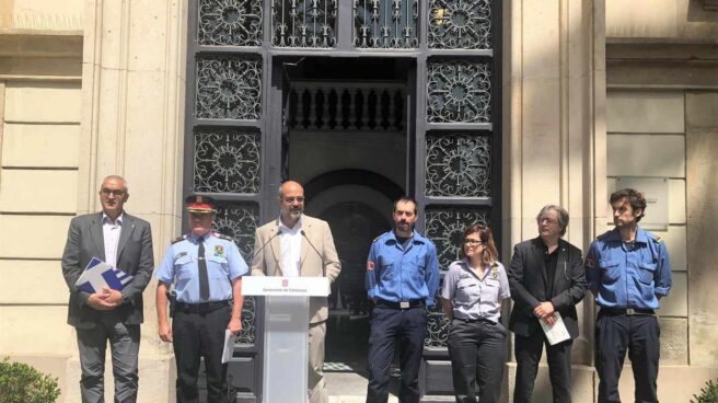 Conseller Miquel Buch, Sergi Pla (Mossos d'Esquadra), Manuel Pardo (Bombers de la Generalitat) Conseller Miquel Buch, Sergi Pla (Mossos d'Esquadra), Manuel Pardo (Bombers de la Generalitat)
