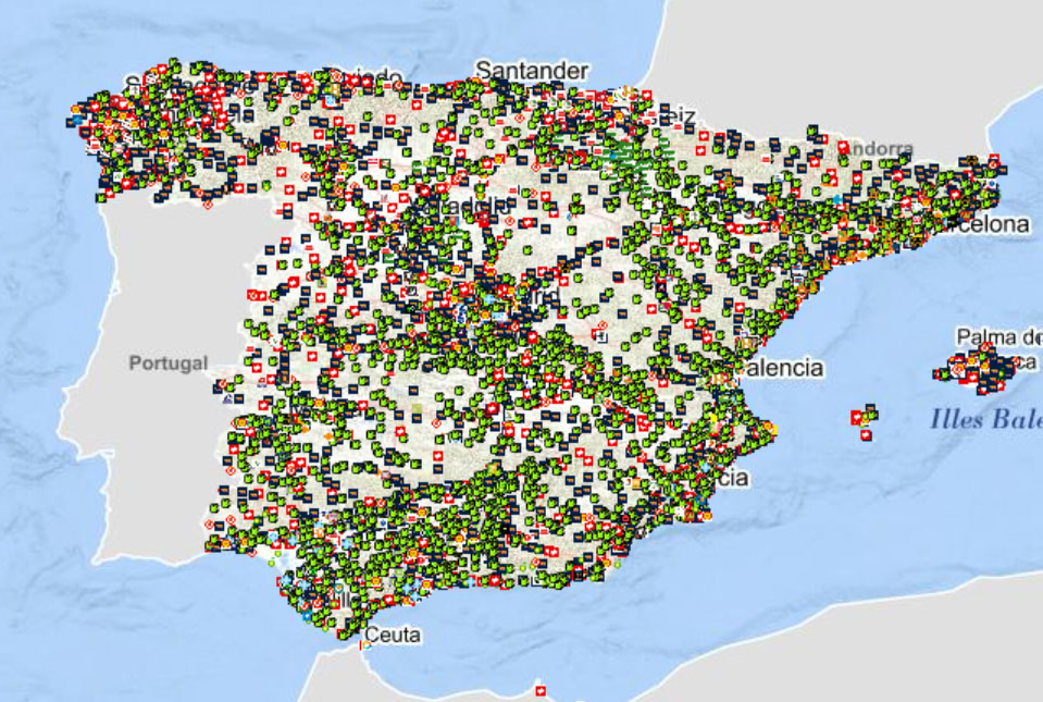 Imagen del Geoportal del Ministerio de Industria con todas las gasolineras de España.