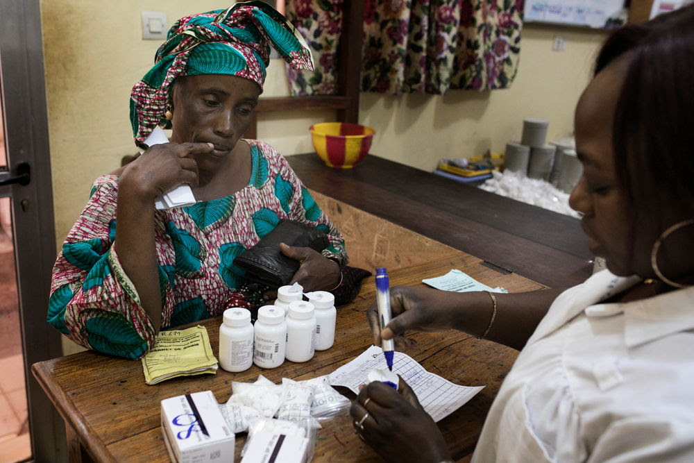 MSF denuncia que la farmacéutica Gilead incumple su promesa de rebajar un fármaco