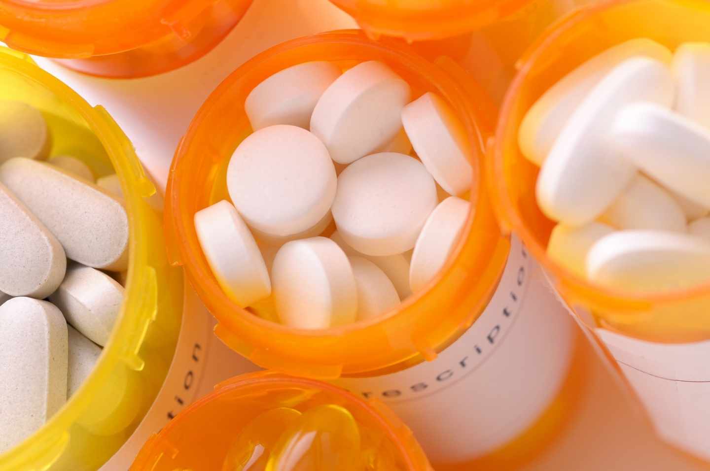 19 organizaciones piden en el Congreso abaratar los precios de los medicamentos