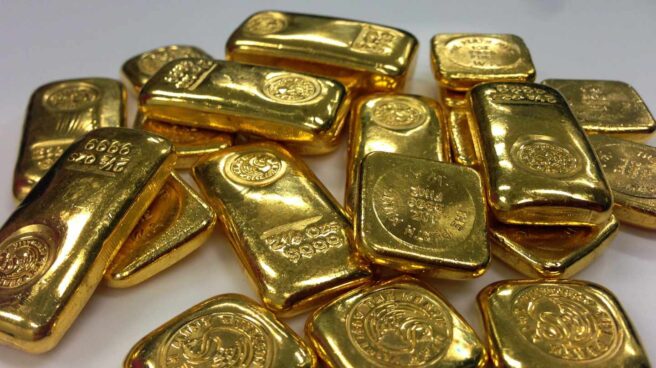 metal-money-material-jewellery-gold-brass-1342490-pxhere.com El oro se dispara a máximos de seis años ante las crecientes amenazas globales.