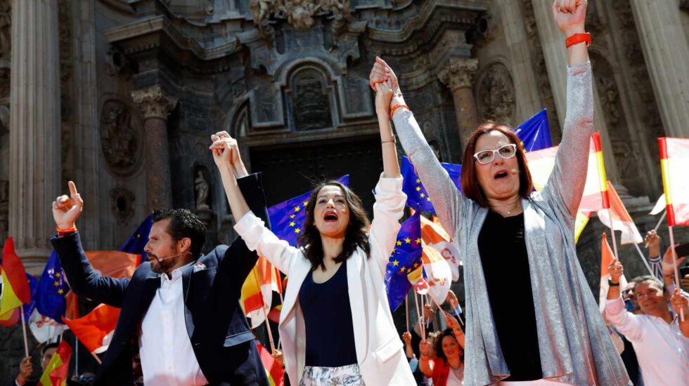 Acto de Inés Arrimadas siete días antes del 26-A en el que pidió "cambio" frente a 24 años del PP.