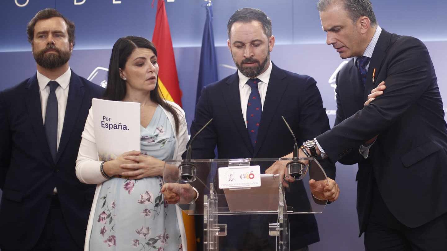 Espinosa de los Monteros, Olona, Abascal y Ortega Smith anuncian en el Congreso la querella contra Zapatero, a finales de junio.