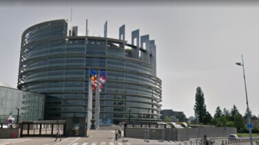 El Parlamento Europeo suspende a la vicepresidenta que aceptó sobornos por parte de Qatar
