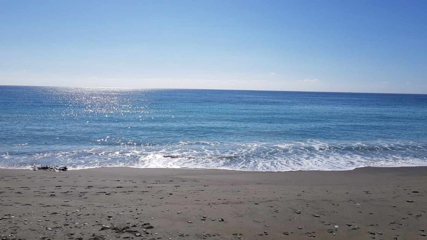 La playa donde ha aparecido el cadáver de la mujer.