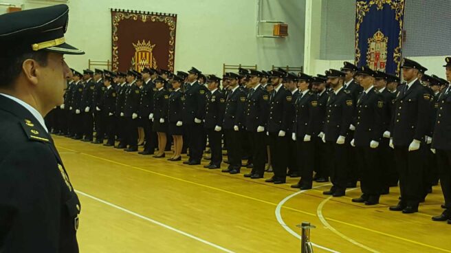Policías nacionales, en la Escuela de Ávila.