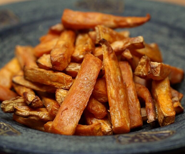 Así se preparan las patatas fritas más crujientes