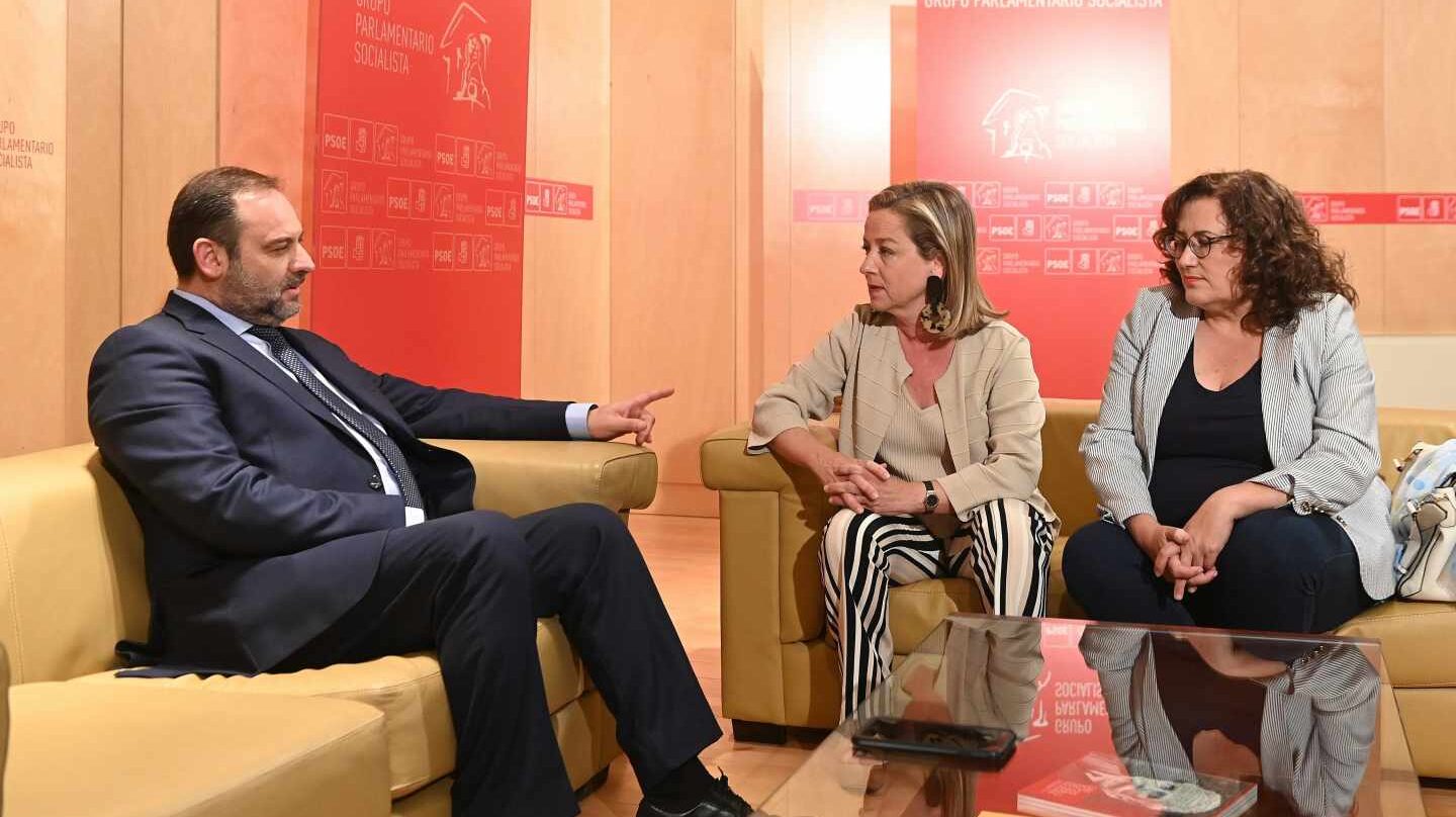 José Luis Ábalos, reunido con Ana Oramas este miércoles.