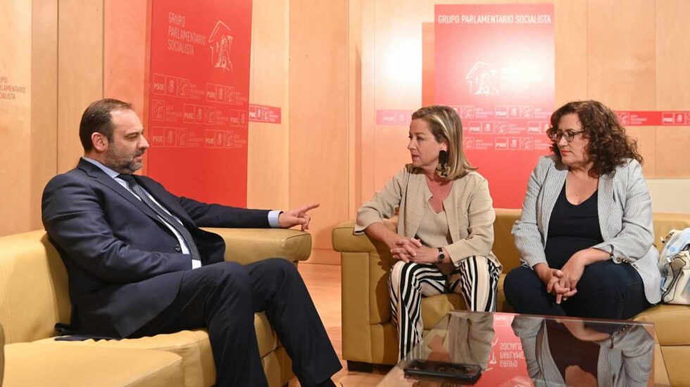 José Luis Ábalos, reunido con Ana Oramas este miércoles.