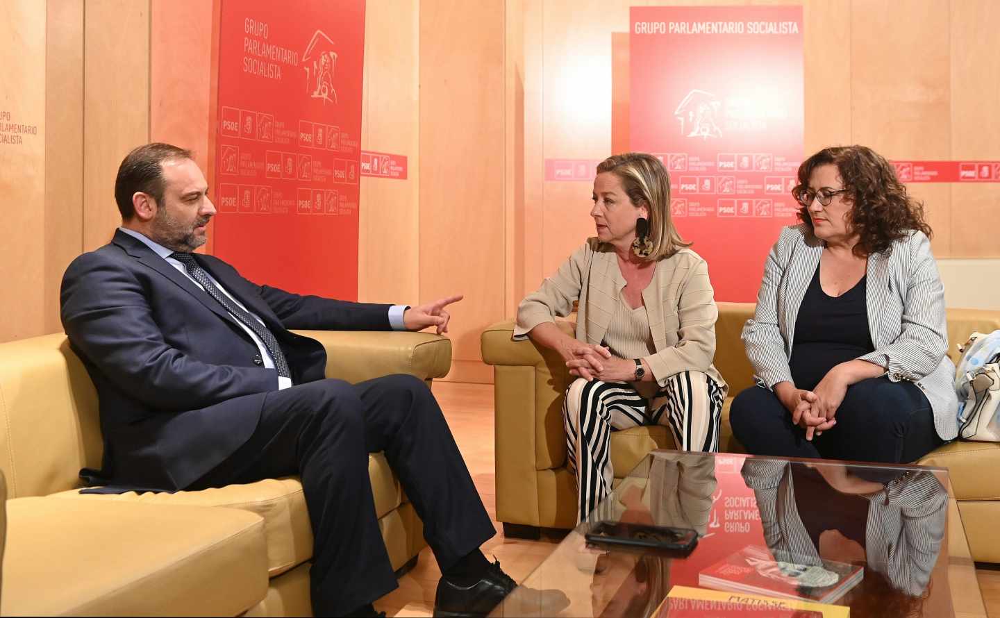 José Luis Ábalos, reunido con Ana Oramas este miércoles.