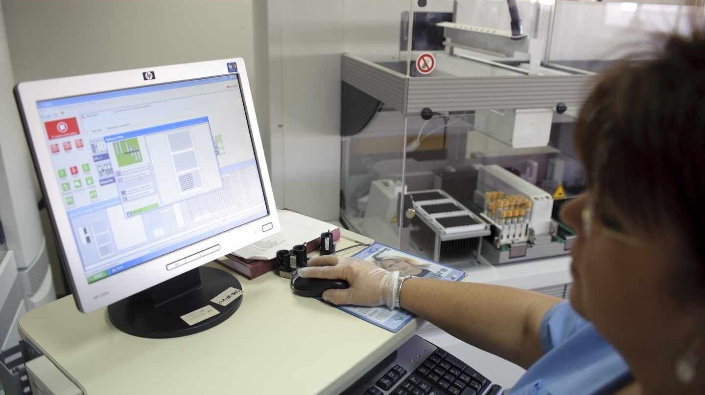 Una trabajadora del Servicio Andaluz de Salud.