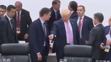 El 'incidente' entre Trump y Sánchez en el G-20: "Tienes un buen sitio"