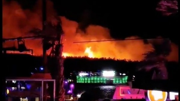 Diez mil personas son evacuadas en un festival de Croacia a causa de un incendio