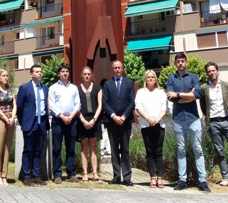 Blanco denuncia que el PSOE ceda instituciones "a quienes no condenan el asesinato de mi hermano"